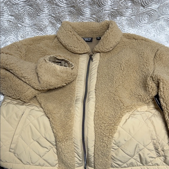 Onque Casual Women's Tan Sherpa Jacket - Picture 10 of 10